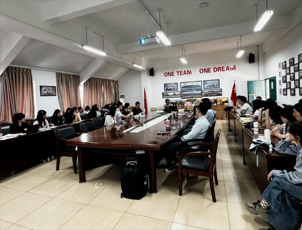 我院举行2025届毕业生专场招聘会