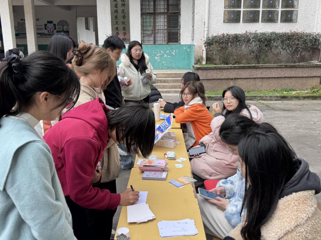 语言文化学院开展“三院共眠,枕梦游园”主题游园会