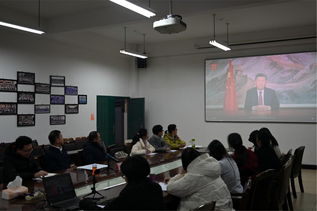 校领导莅临我院参加教师第三党支部主题党日活动