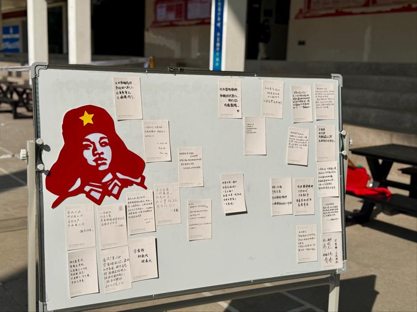 语言文化学院开展学雷锋主题系列活动